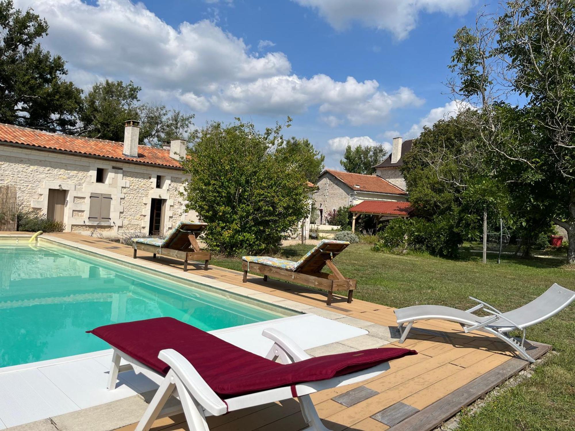 Maison Perigord Vert Piscine Et Spa La Roche-Chalais Exteriör bild